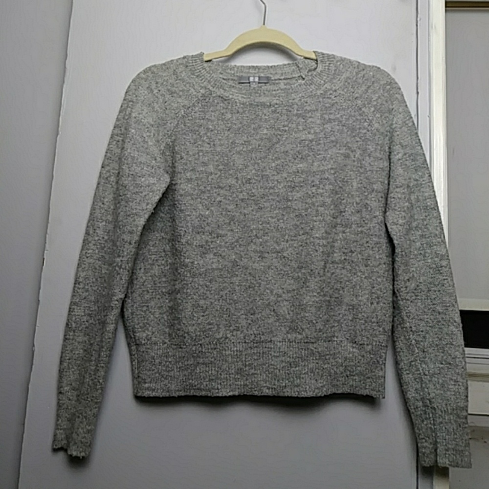 Uniqlo Medium Grey Crew Neck Sweater